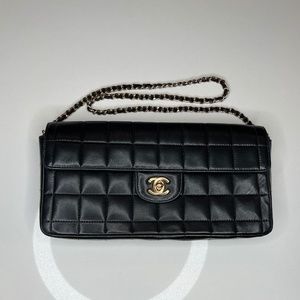 CHANEL Lambskin East West Chocolate Bar Flap bag (year 2004-2005)